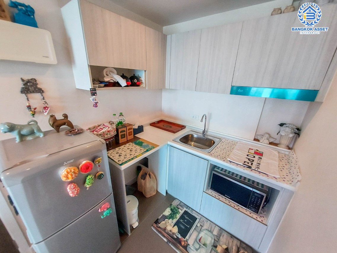 คอนโดมิเนียมมือสอง โครงการ เมโทรลักซ์ ริเวอร์ฟร้อนท์ รัตนาธิเบศร์ พื้นที่ใช้สอย 67.43 ตร.ว. ฟังก์ชัน 2 ห้องนอน 2 ห้องน้ำ ฟรี! เครื่องปรับอากาศ 3 เครื่อง ภายในสวยพร้อมเข้าอยู่ สิ่งอำนวยความสะดวกครบครัน ตั้งบนทำเลดี เชื่อมต่อถนนรัตนาธิเบศร์, ถนนราชพฤกษ์ ใกล้รถไฟฟ้าสายสีม่วง "สถานีไทรม้า" และจุดขึ้นทางด่วน "งามวงศ์วาน"